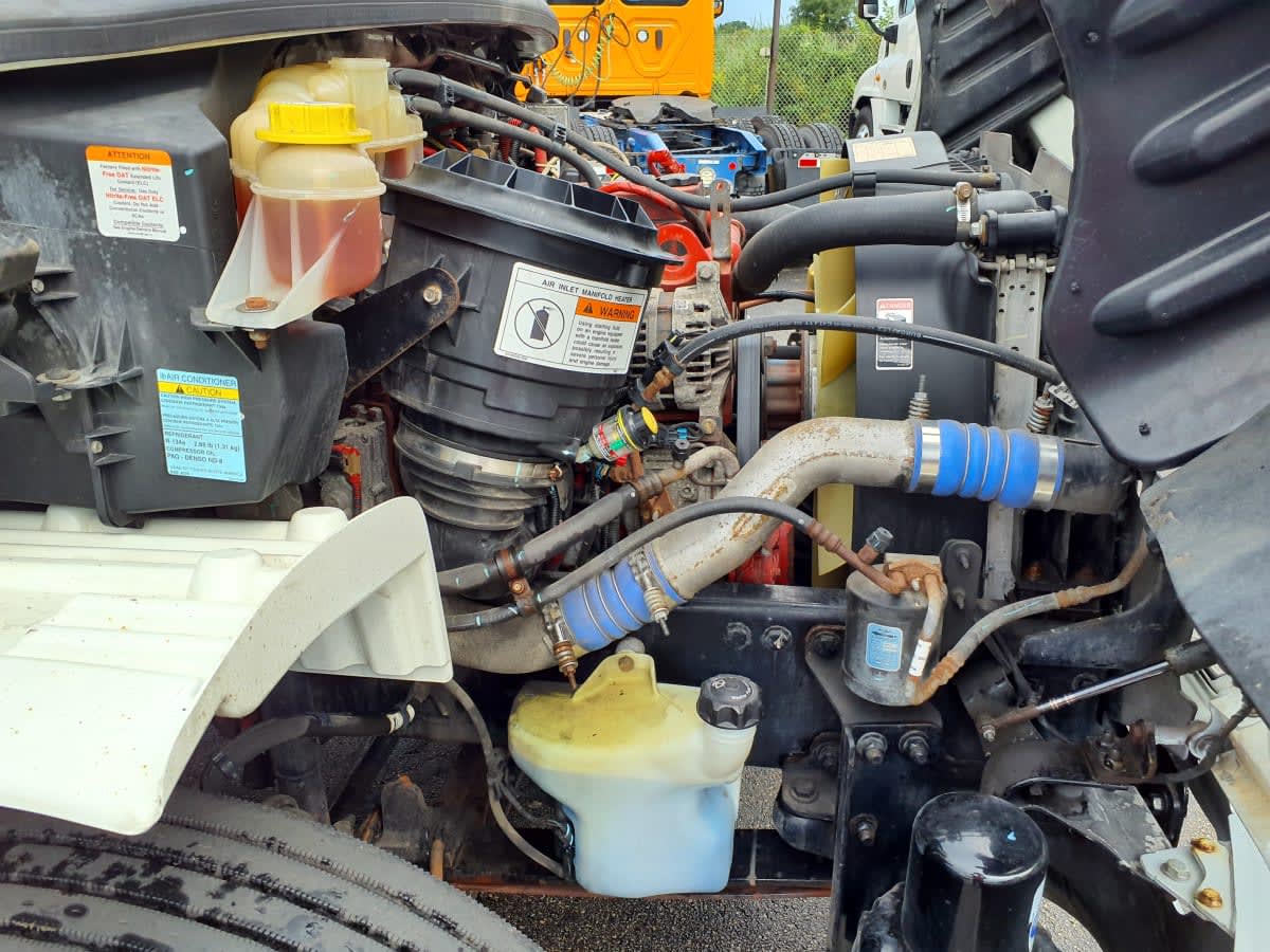 2020 Freightliner M2 106 200057