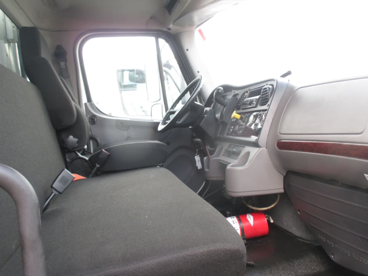 2020 Freightliner/Mercedes M2 106 200059