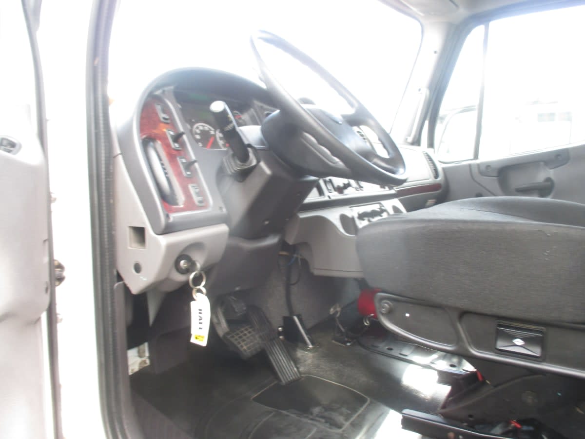 2020 Freightliner/Mercedes M2 106 200059