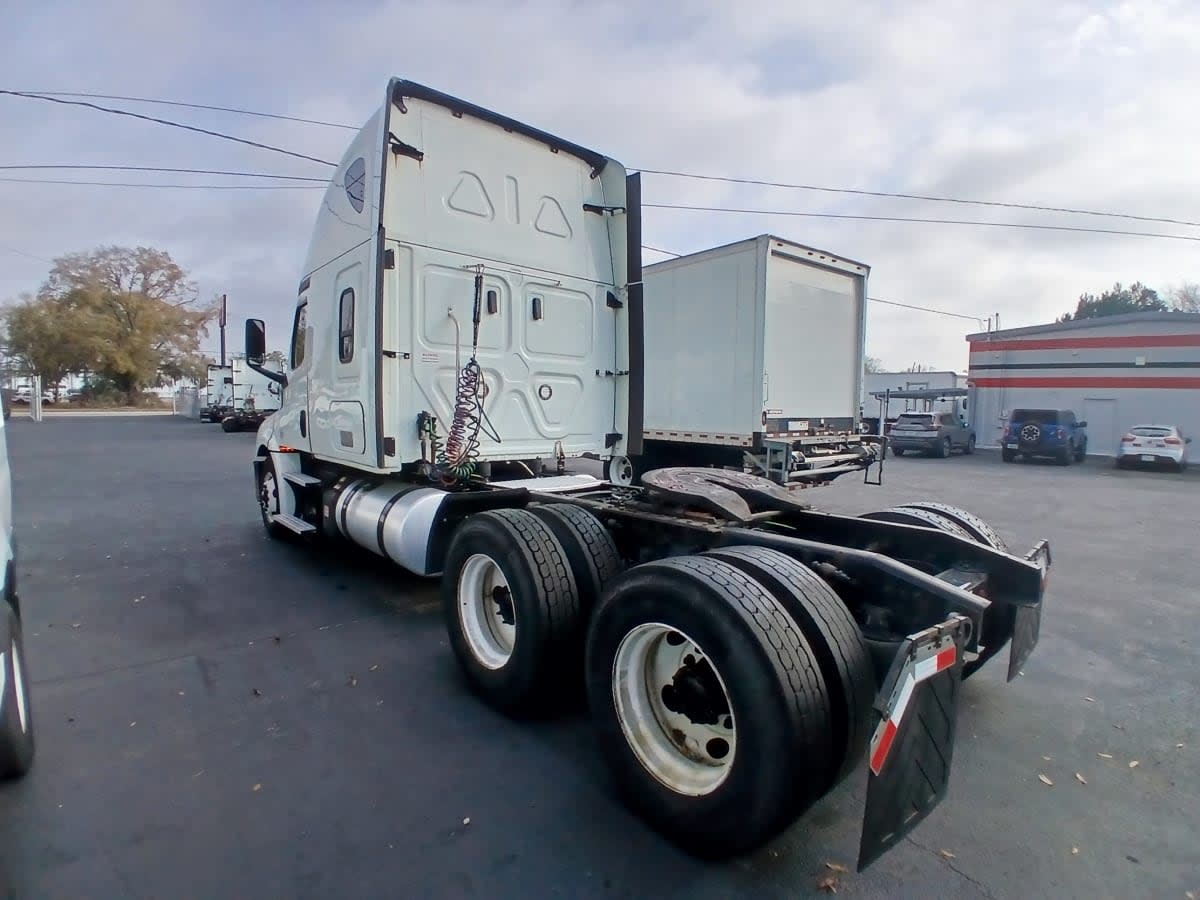 2020 Freightliner - image 6