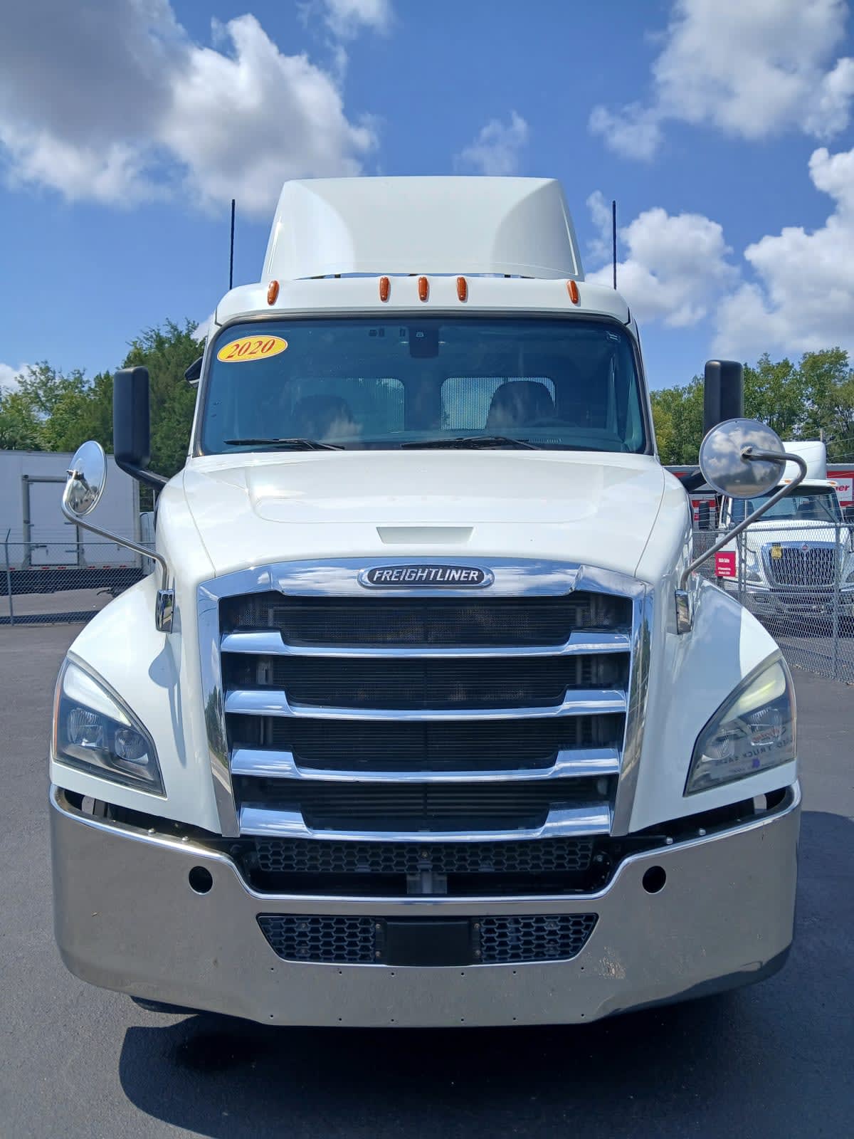 2020 Freightliner Cascadia in Jacksonville, FL — photo 2