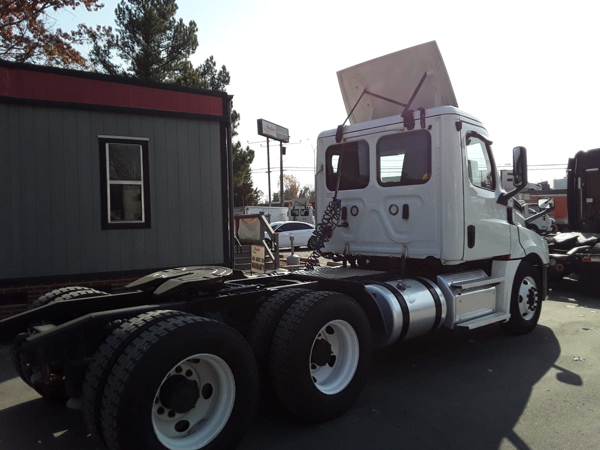 2020 Freightliner - image 4