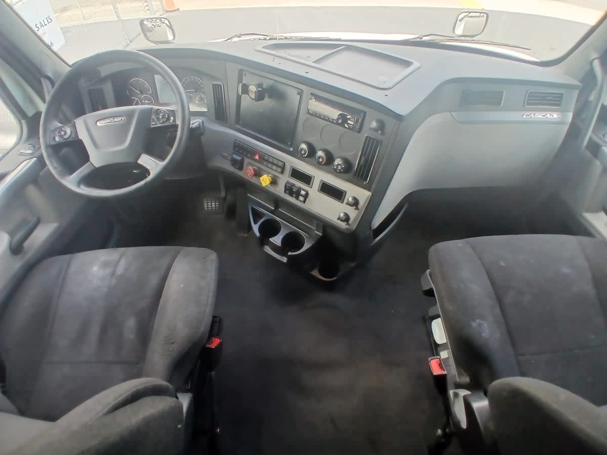 2020 Freightliner - image 7