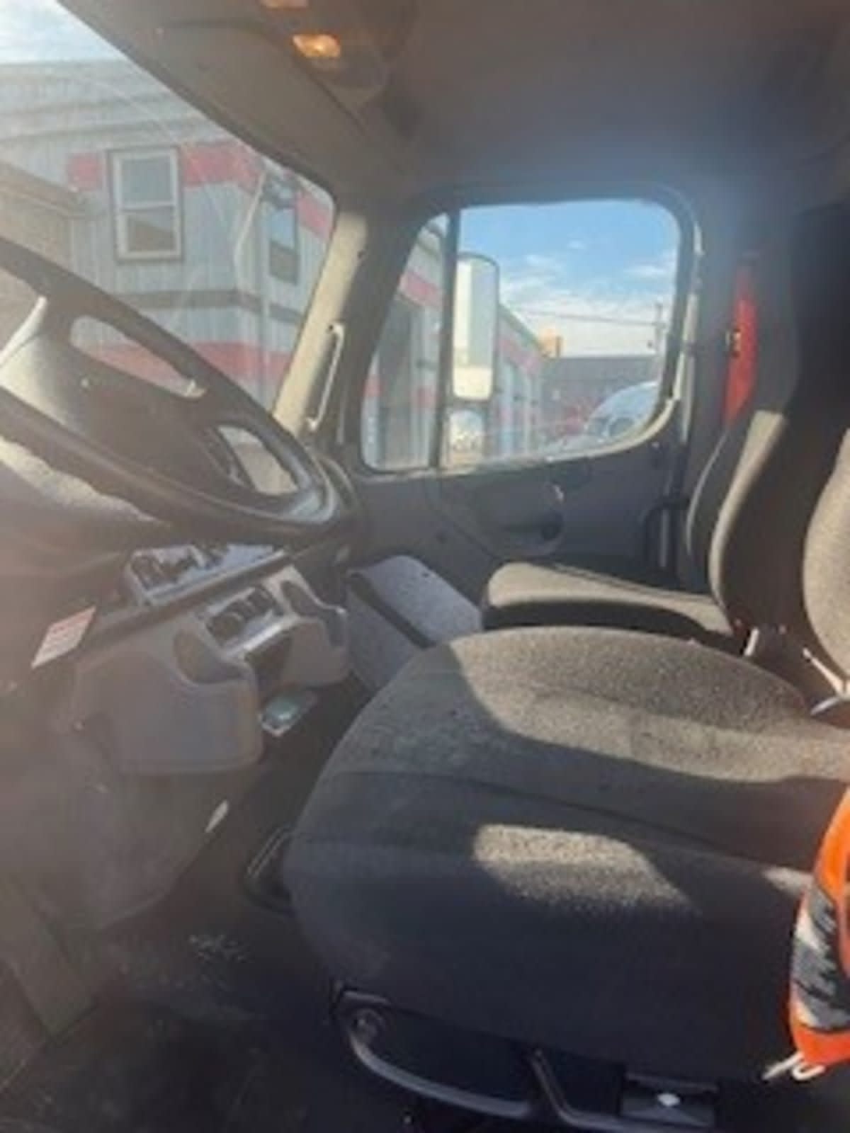 2020 Freightliner/Mercedes M2 106 200205