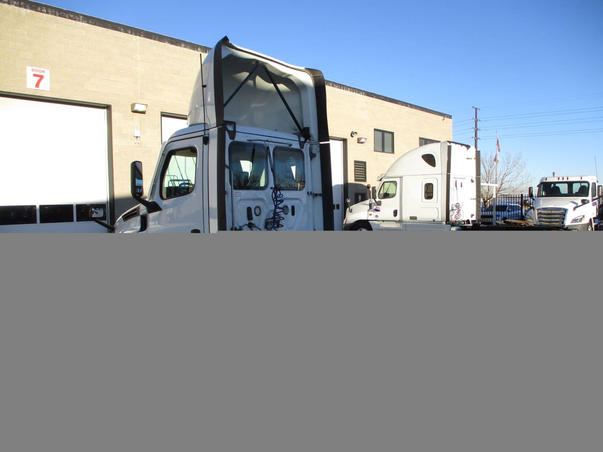 2021 Freightliner/Mercedes CASCADIA PX12642ST 200340