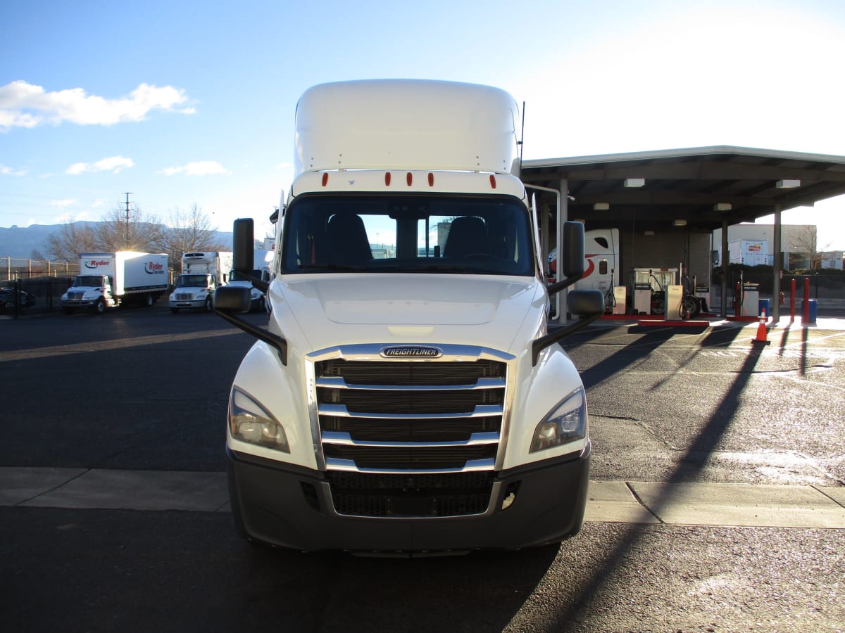 2021 Freightliner/Mercedes CASCADIA PX12642ST 200340