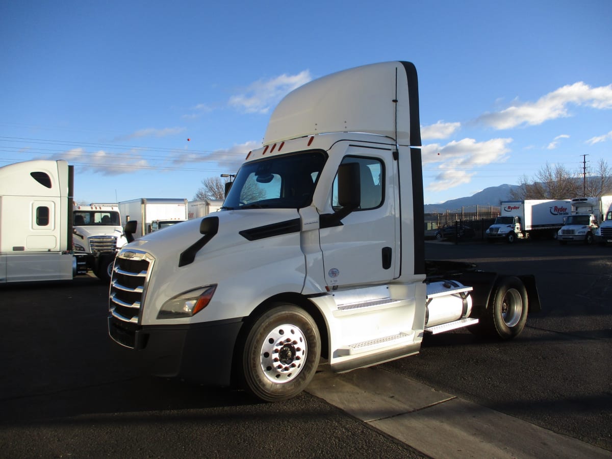 2021 Freightliner/Mercedes CASCADIA PX12642ST 200340