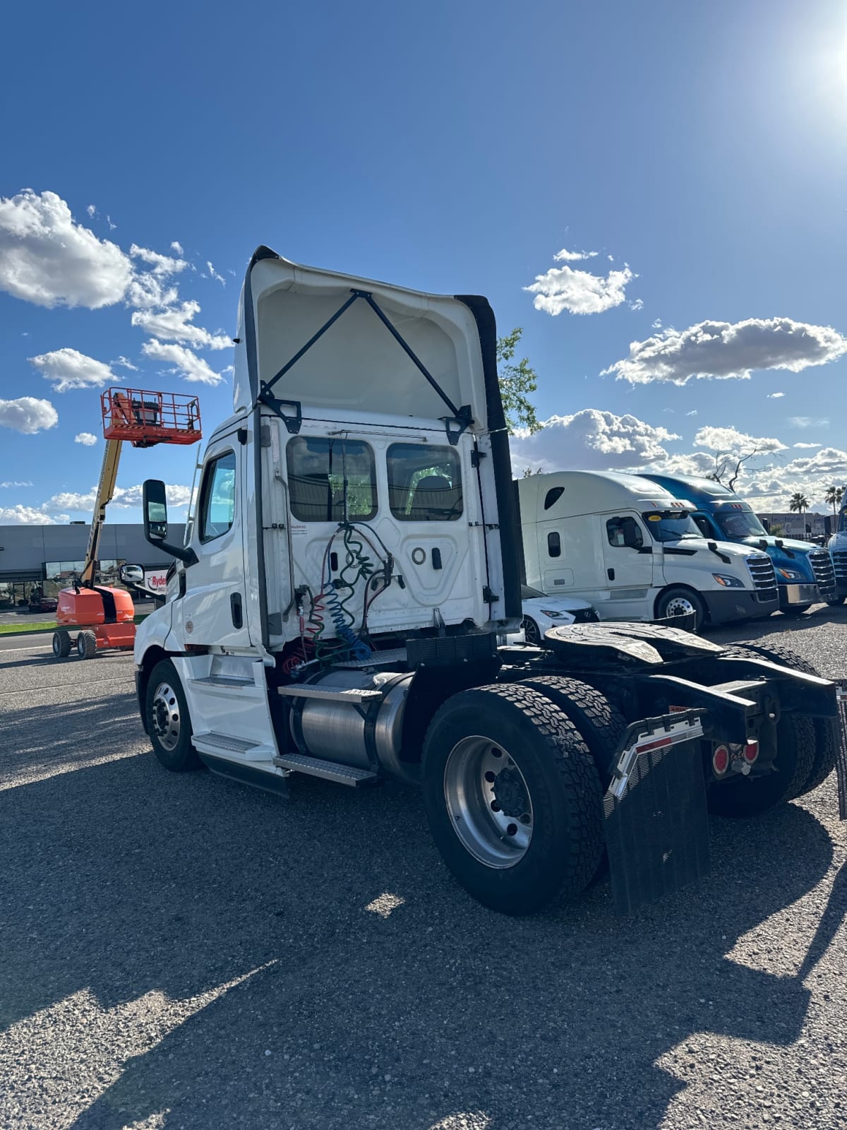 2021 Freightliner/Mercedes CASCADIA PX12642ST 200341