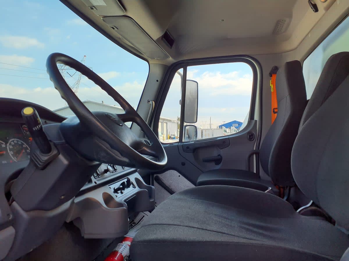 2021 Freightliner/Mercedes M2 106 200584