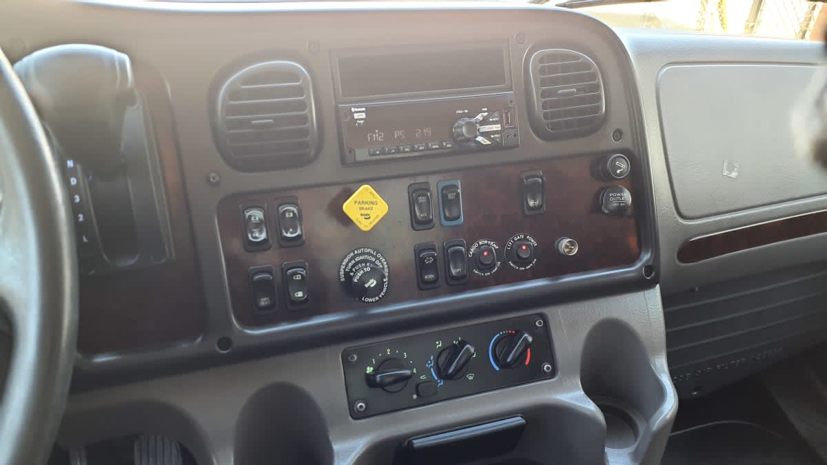 2021 Freightliner/Mercedes M2 106 200688
