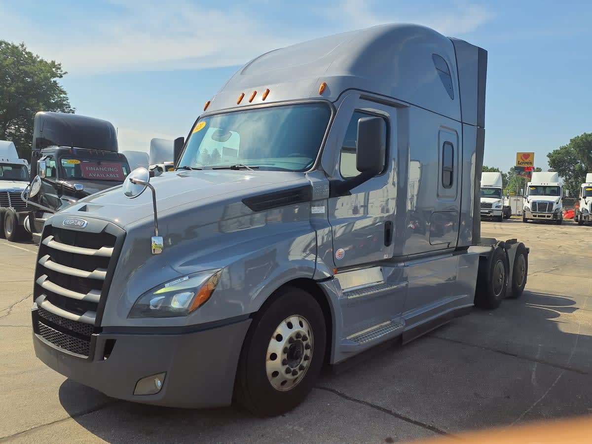 2021 Freightliner Cascadia in Oak Creek, WI