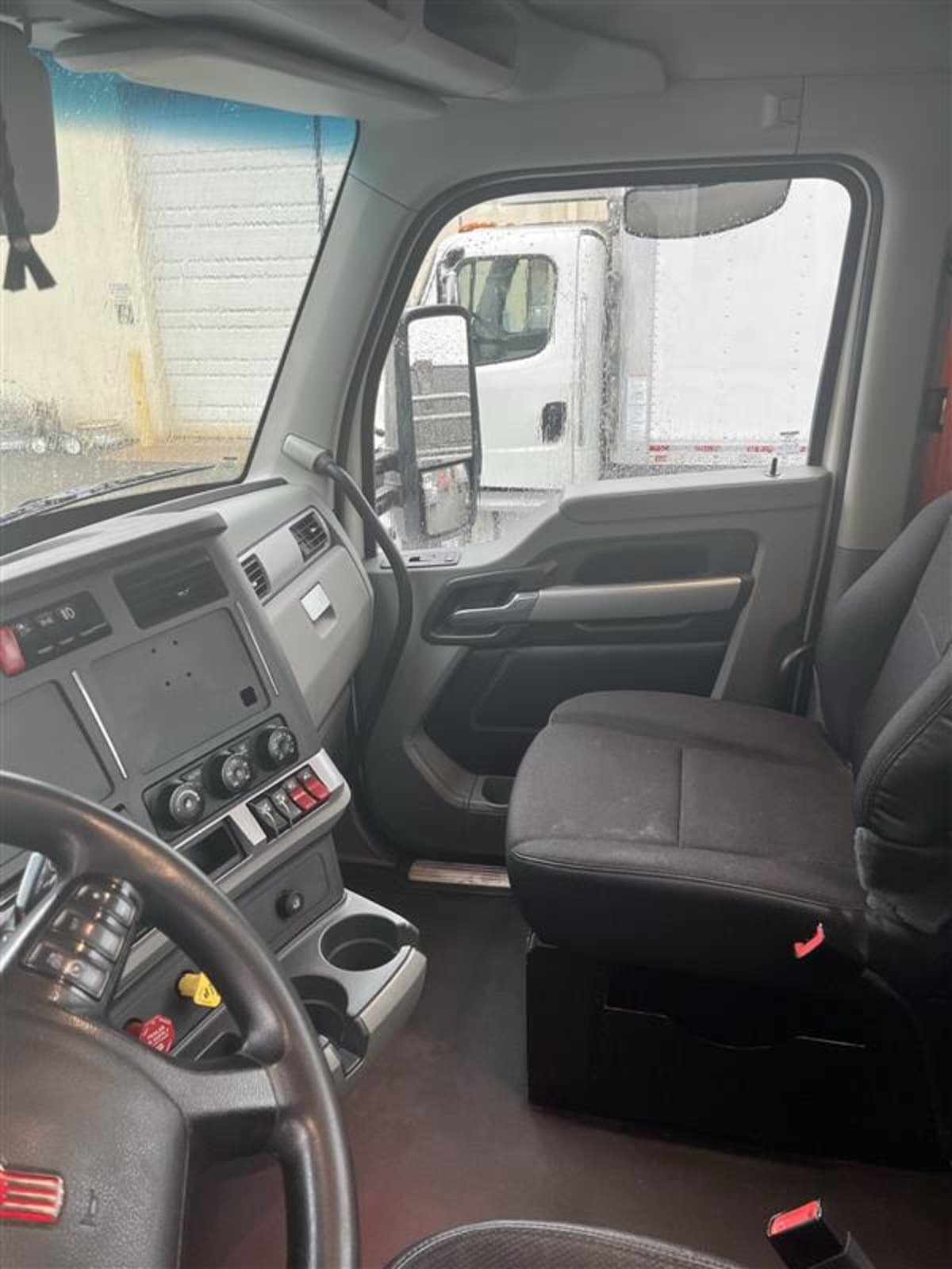 2020 Kenworth Trucks T-680 200781