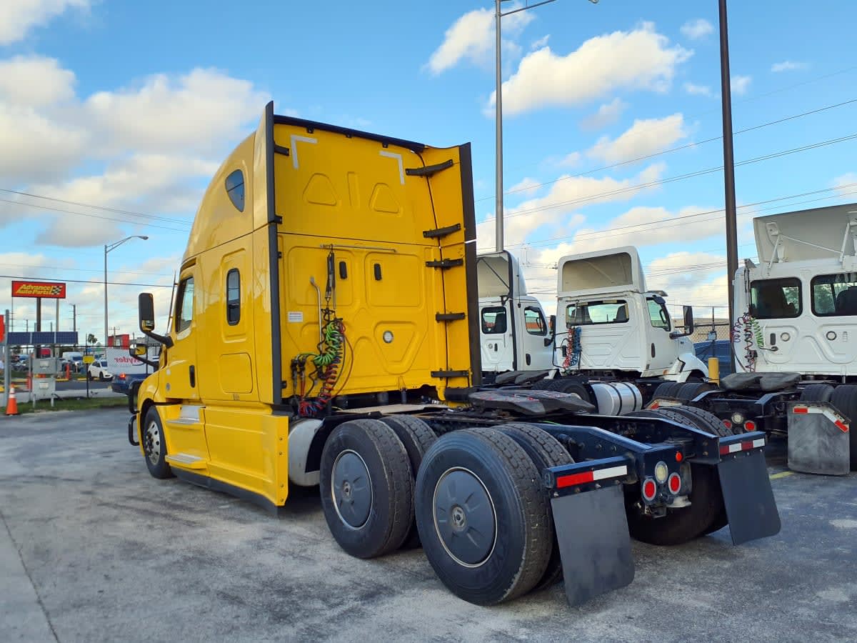 2021 Freightliner - image 6