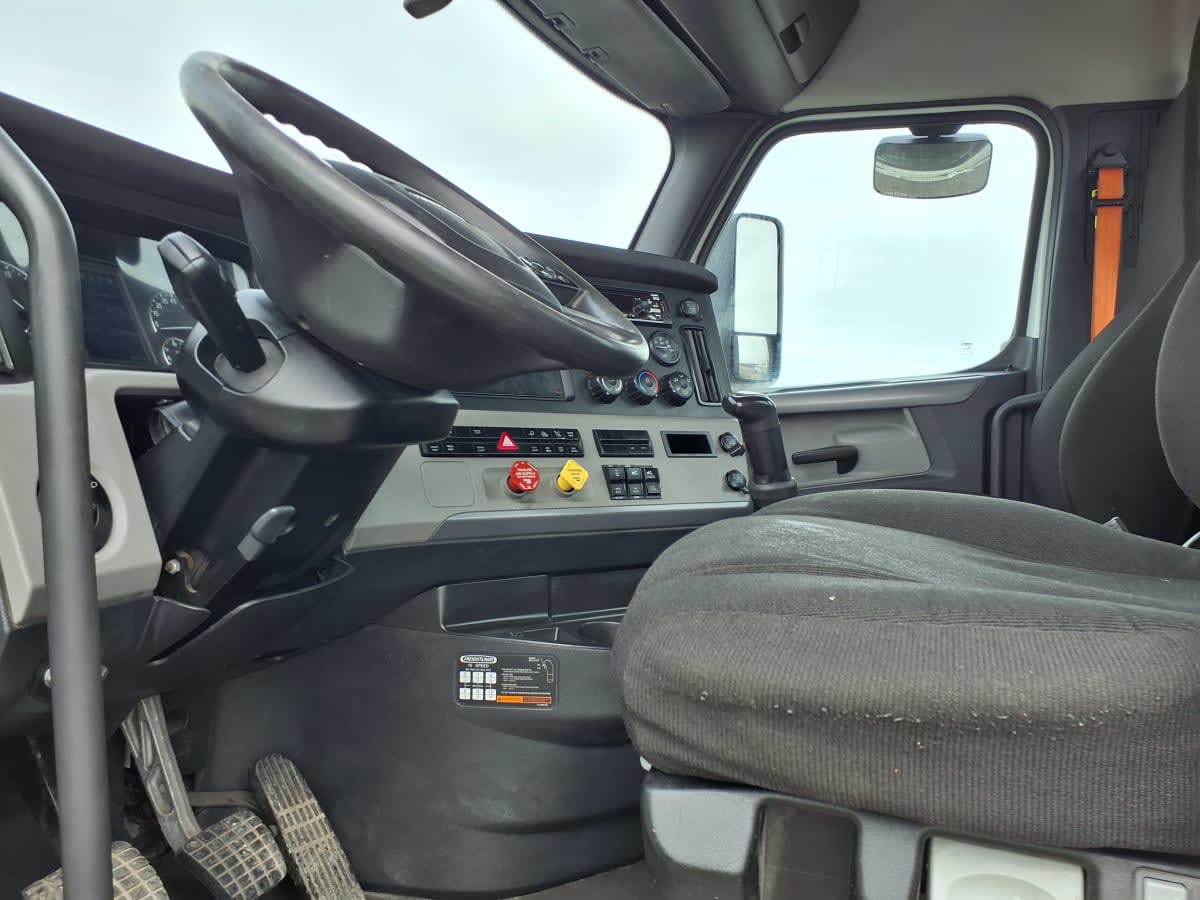 2021 Freightliner - image 7