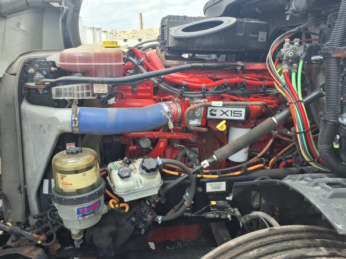 2021 Freightliner Cascadia in Taylor, MI — photo 8
