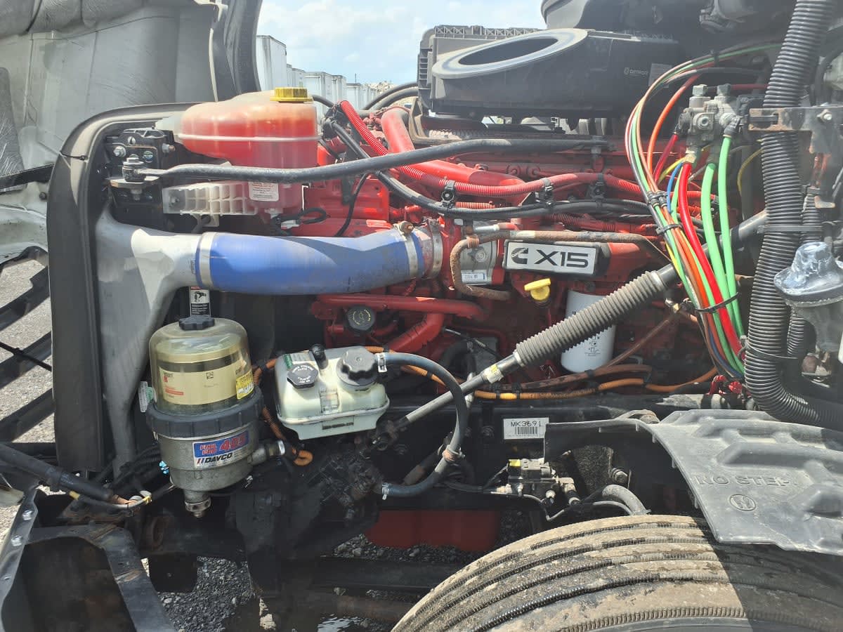 2021 Freightliner Cascadia in Taylor, MI — photo 8
