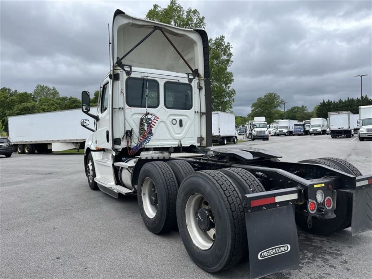 2021 Freightliner NEW CASCADIA PX12664 211017