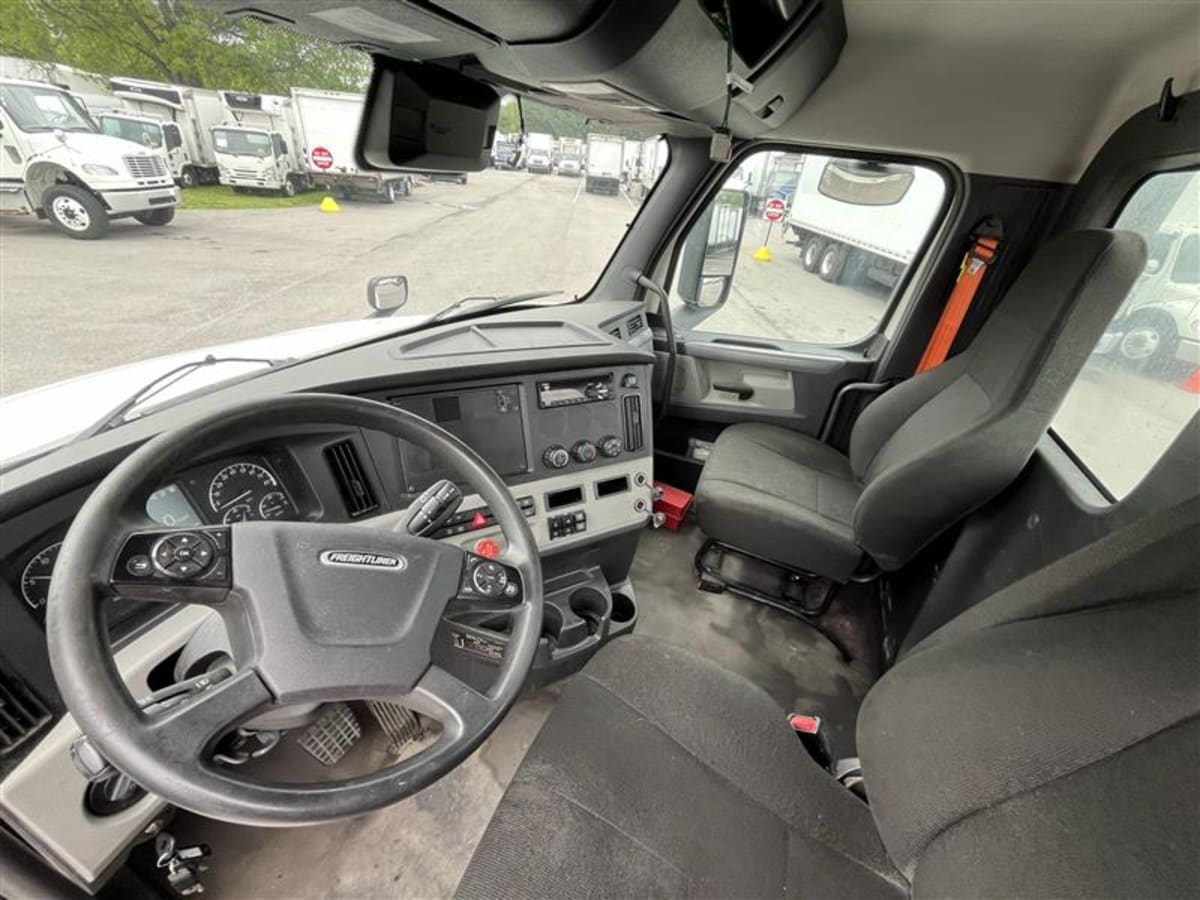 2021 Freightliner NEW CASCADIA PX12664 211017