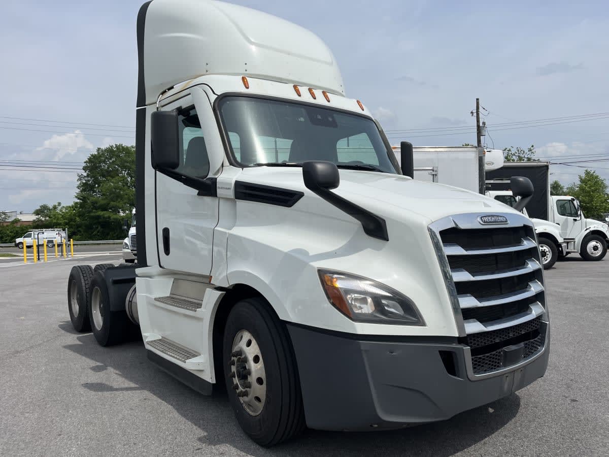2021 Freightliner - image 3