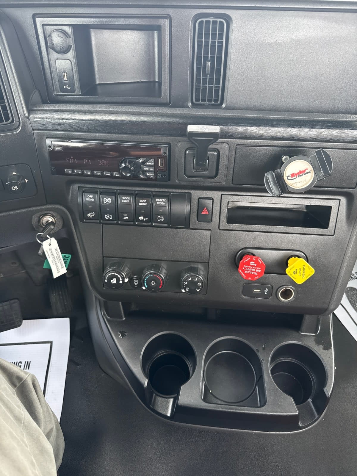 2019 Navistar International RH613 DAYCAB S/A 220046