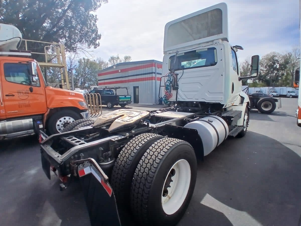 2019 International - image 4