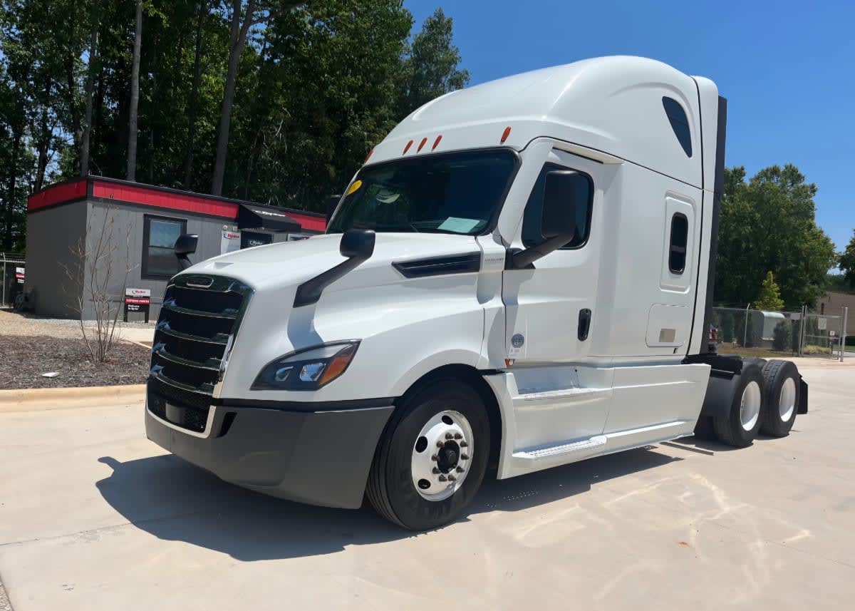 2021 Freightliner Cascadia in Greensboro, NC