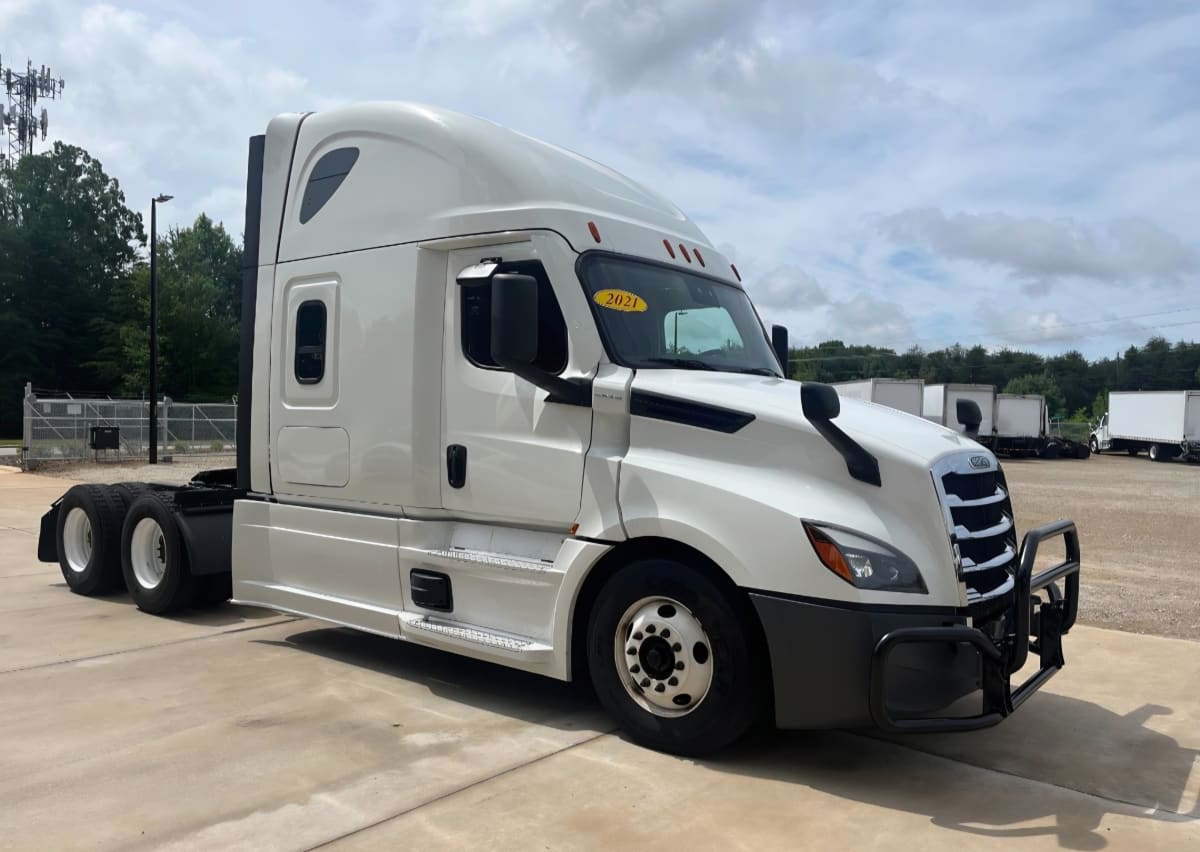 2021 Freightliner Cascadia in Greensboro, NC — photo 3