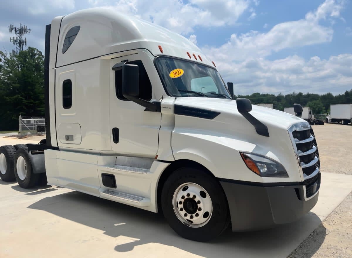 2021 Freightliner Cascadia in Greensboro, NC — photo 3
