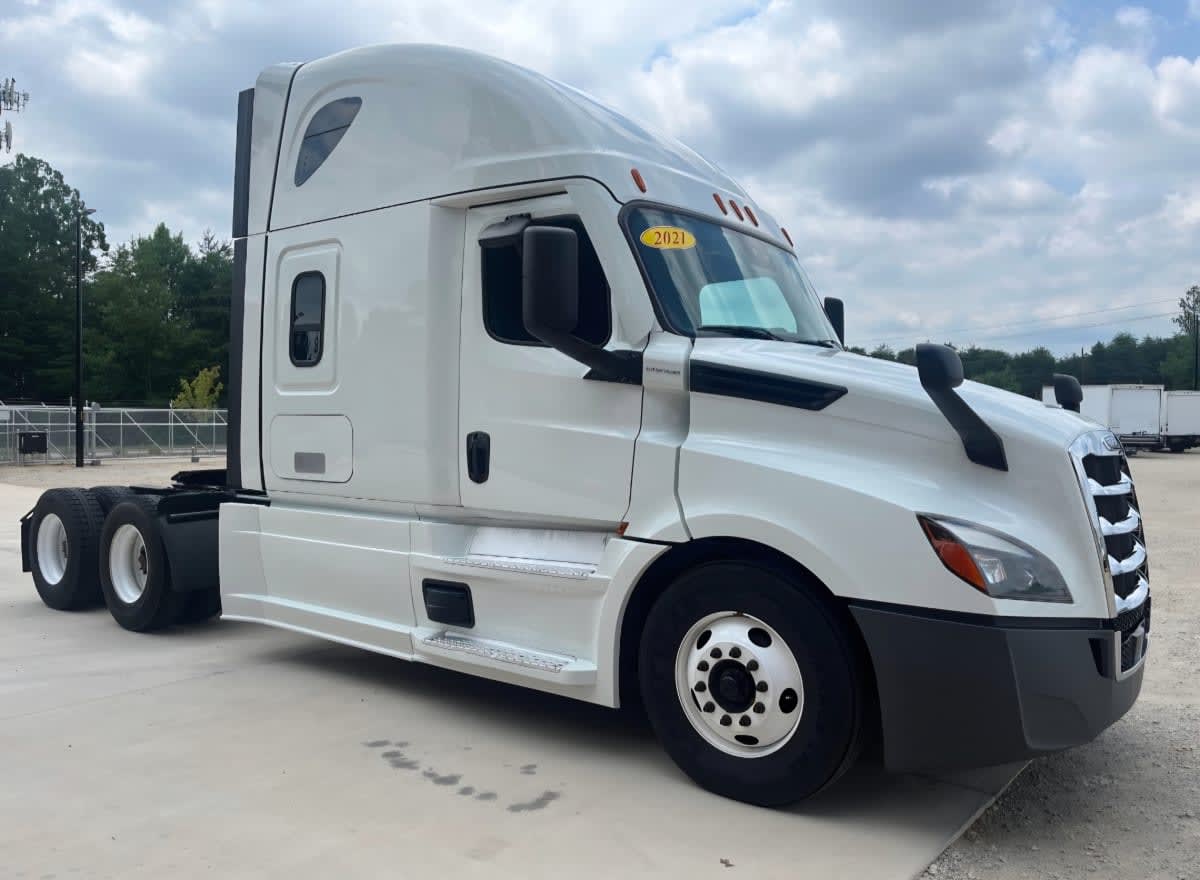 2021 Freightliner Cascadia in Greensboro, NC — photo 3