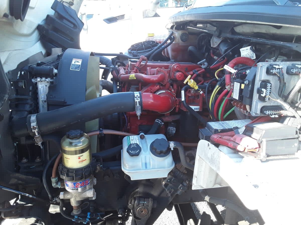 2021 Freightliner/Mercedes M2 106 220835