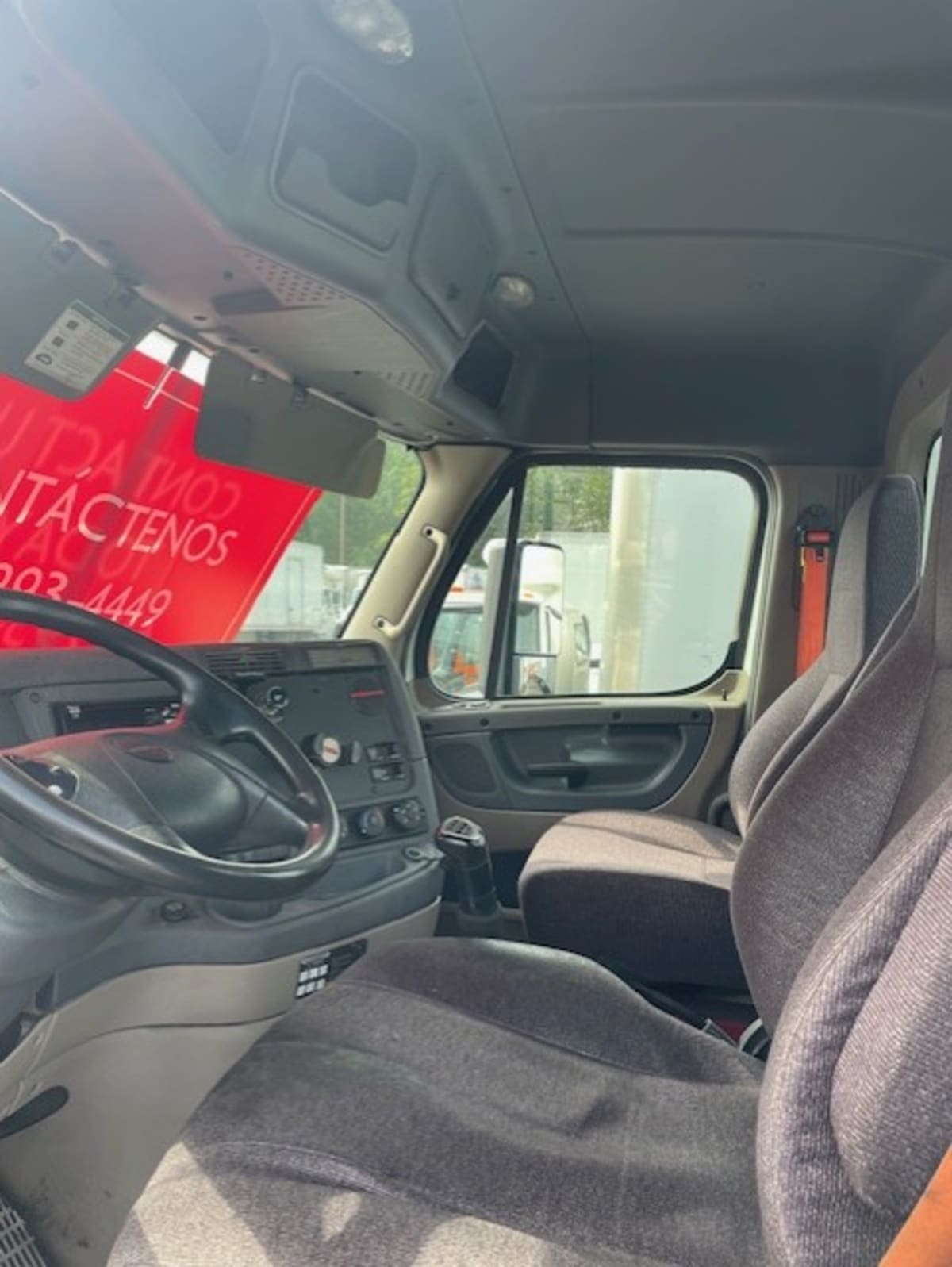 2018 Freightliner - image 7