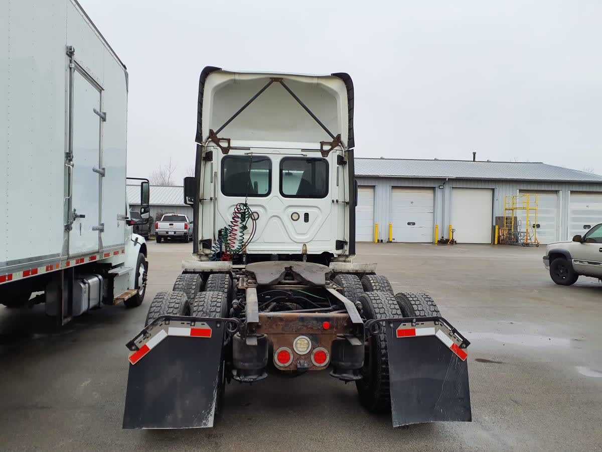2018 Freightliner/Mercedes CASCADIA 125 221075