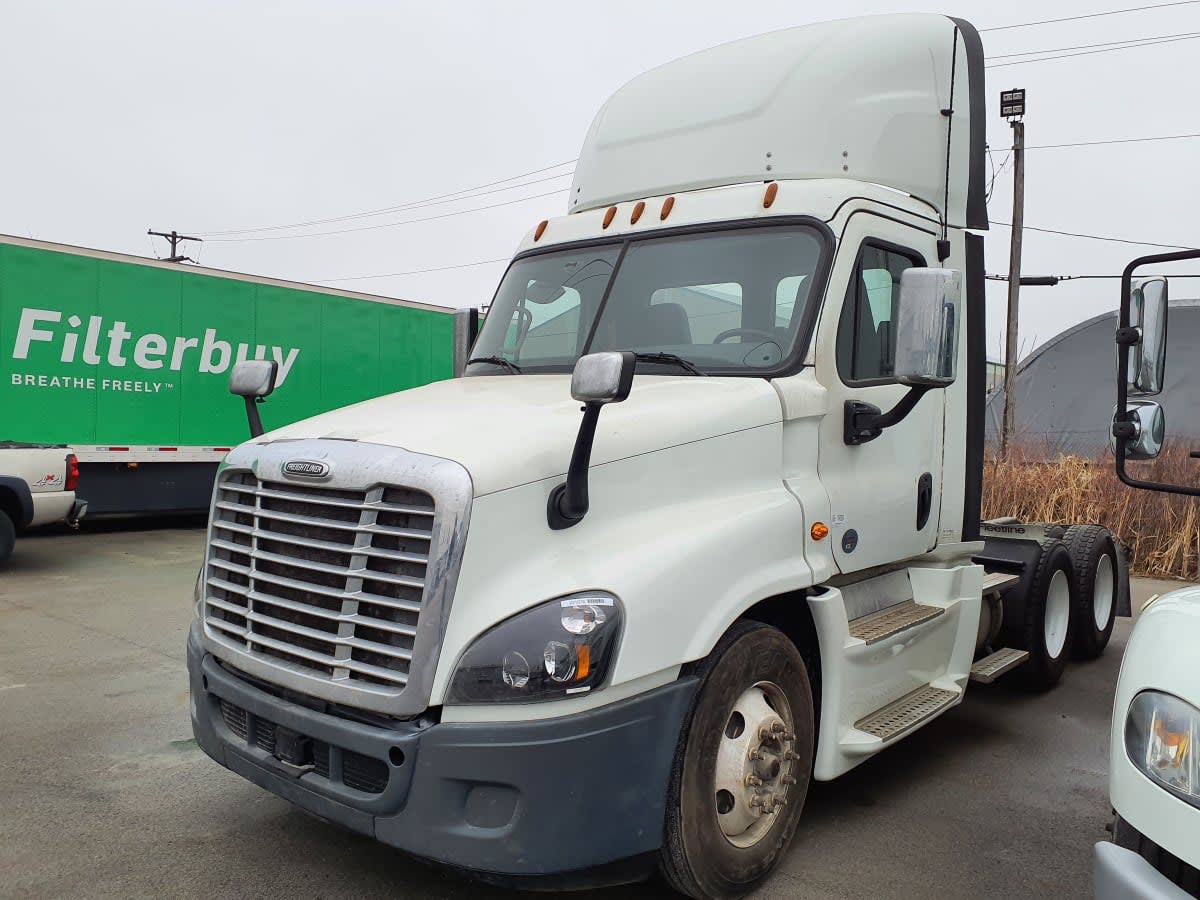 2018 Freightliner/Mercedes CASCADIA 125 221075