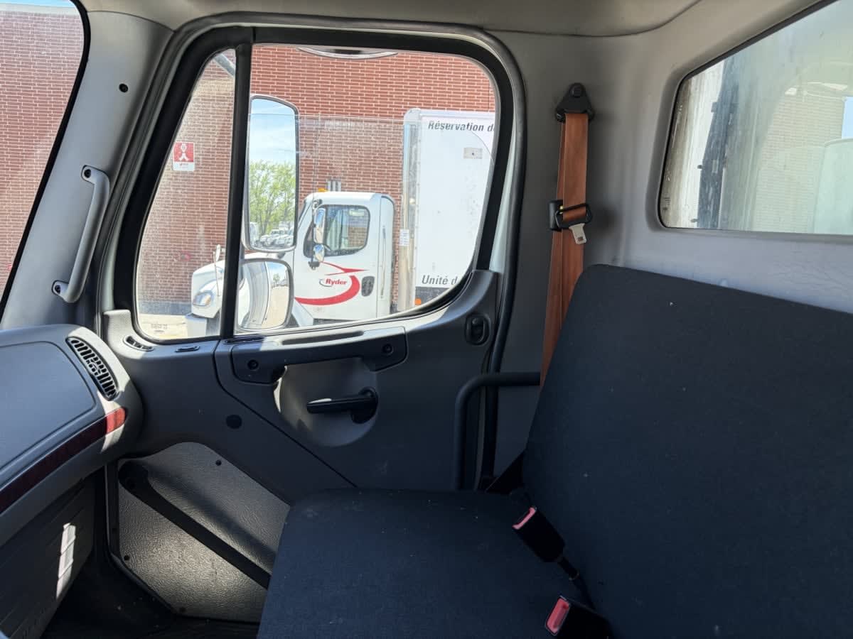 2018 Freightliner/Mercedes M2 106 221095