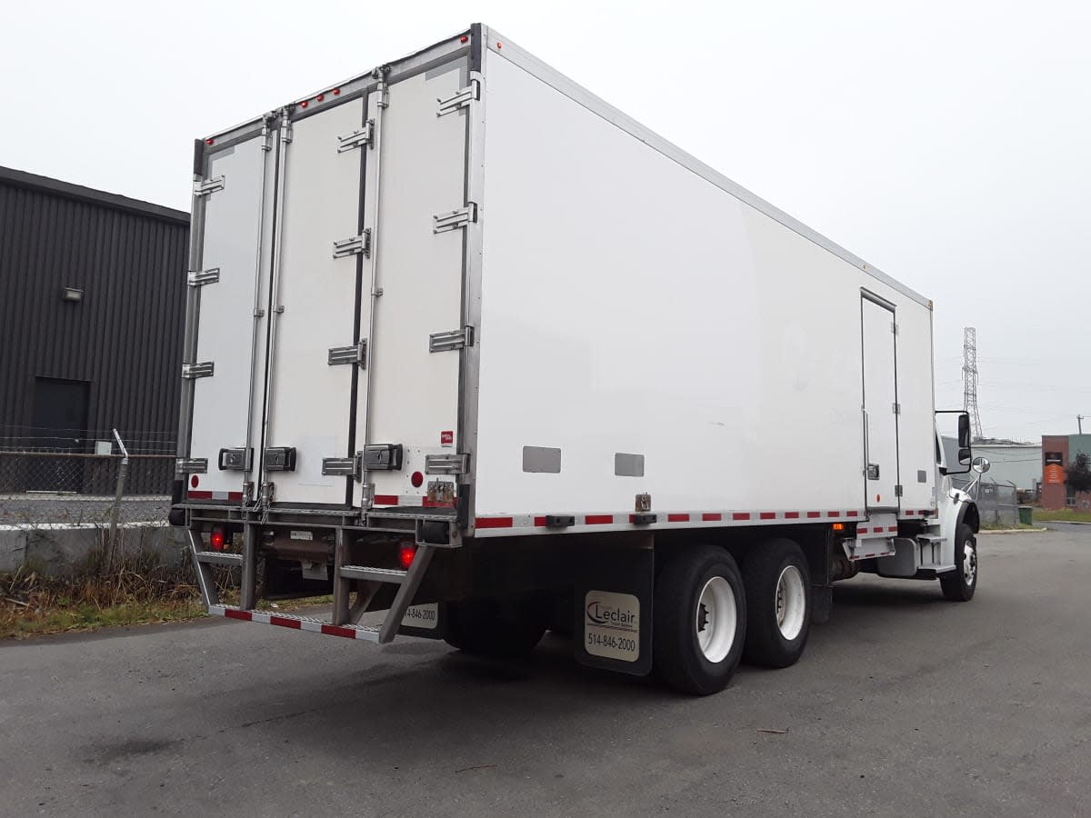 2018 Freightliner M2 106 221100