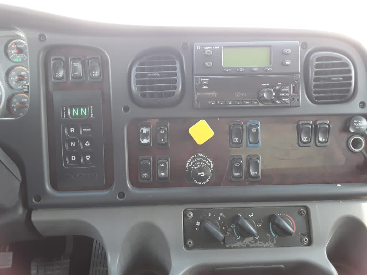 2018 Freightliner/Mercedes M2 106 221105