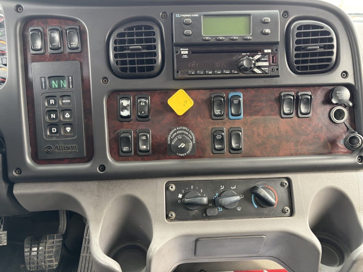 2018 Freightliner/Mercedes M2 106 221120