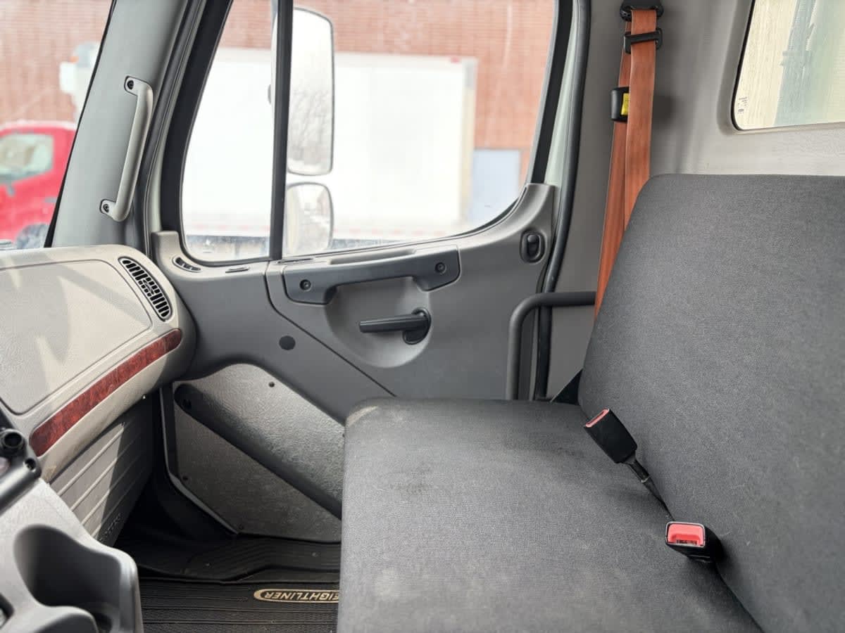 2018 Freightliner/Mercedes M2 106 221120
