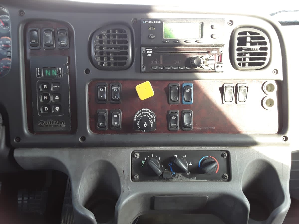 2018 Freightliner/Mercedes M2 106 221125