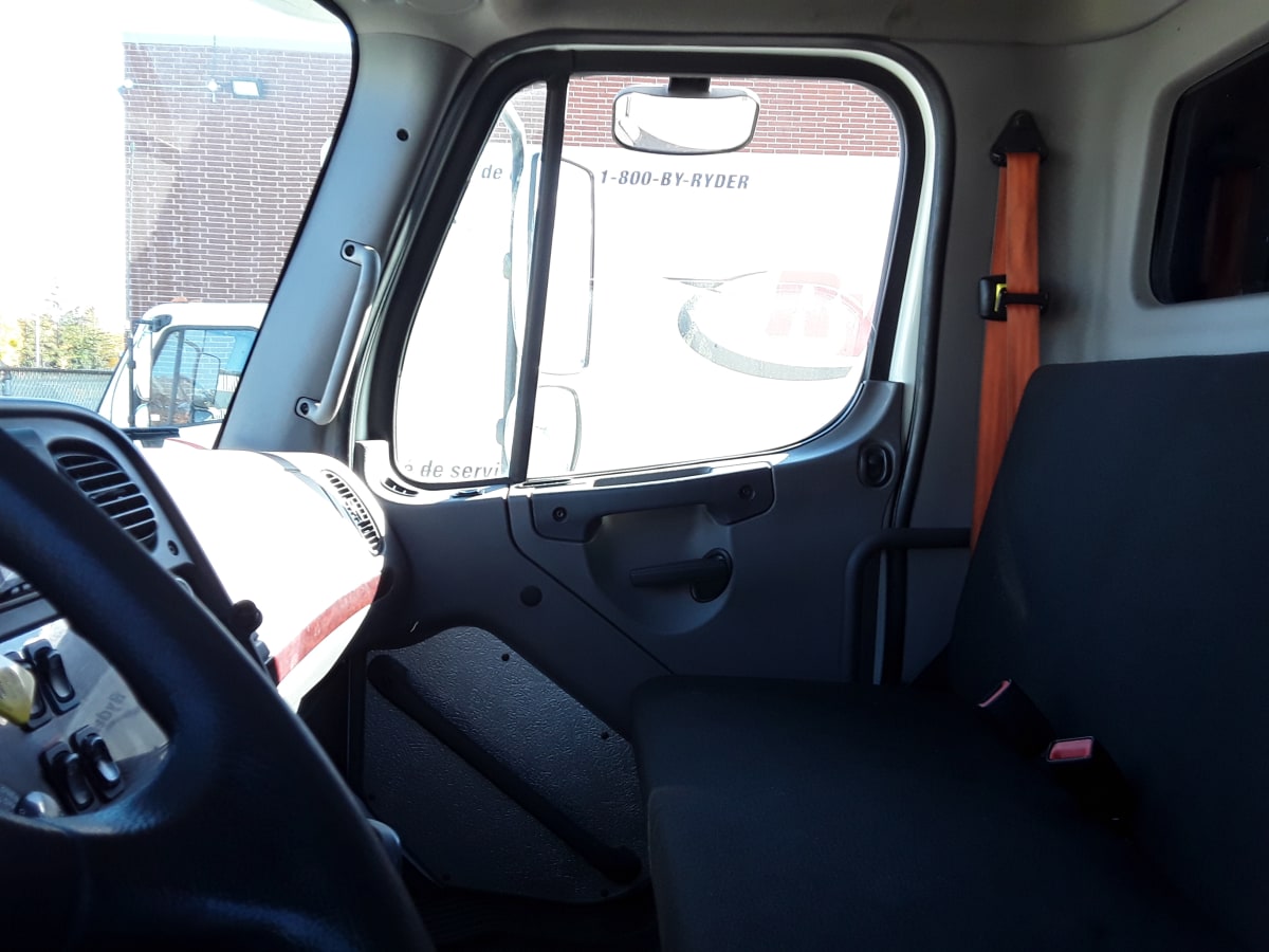 2018 Freightliner/Mercedes M2 106 221126