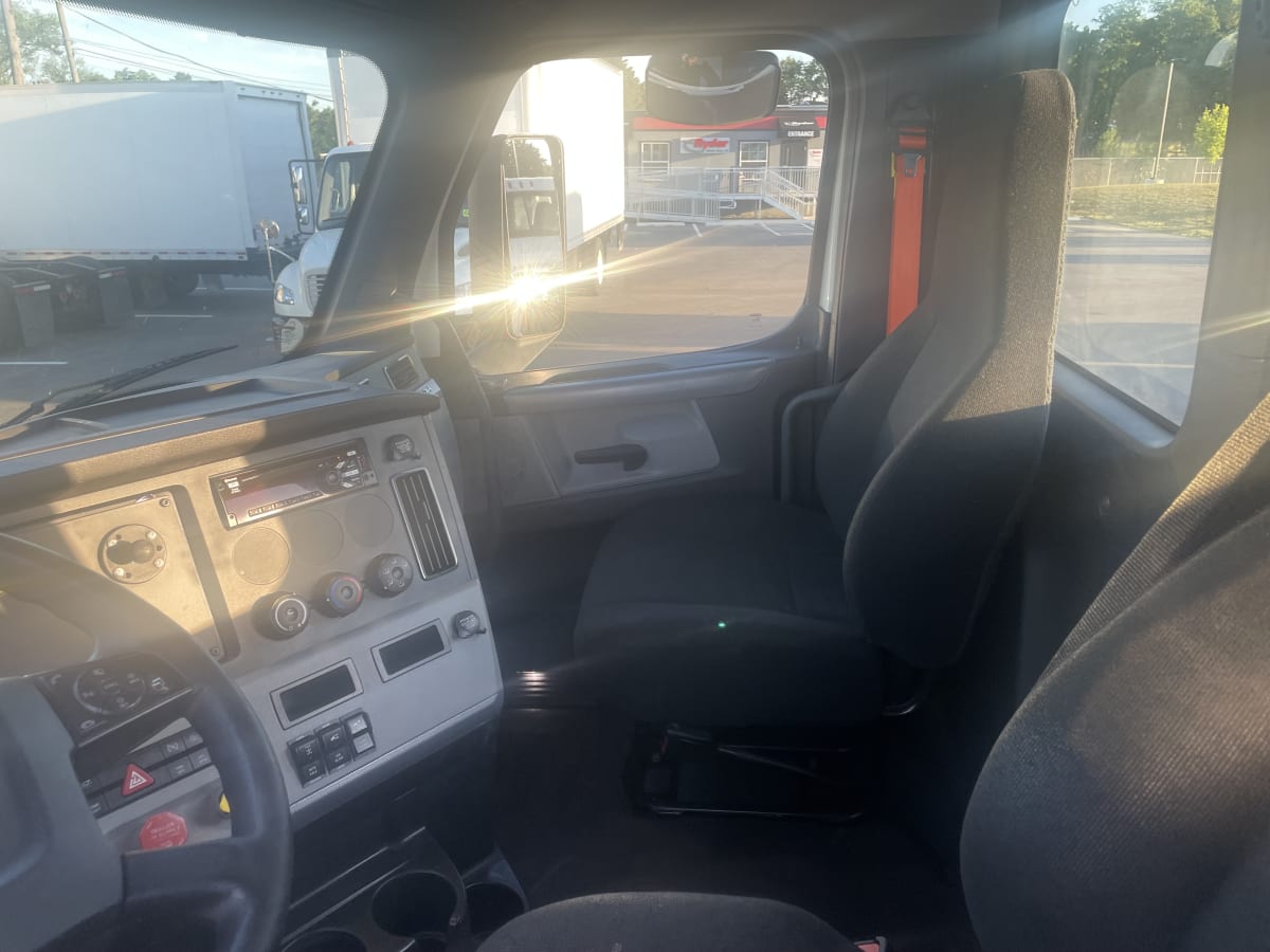 2018 Freightliner/Mercedes NEW CASCADIA PX12664 221130