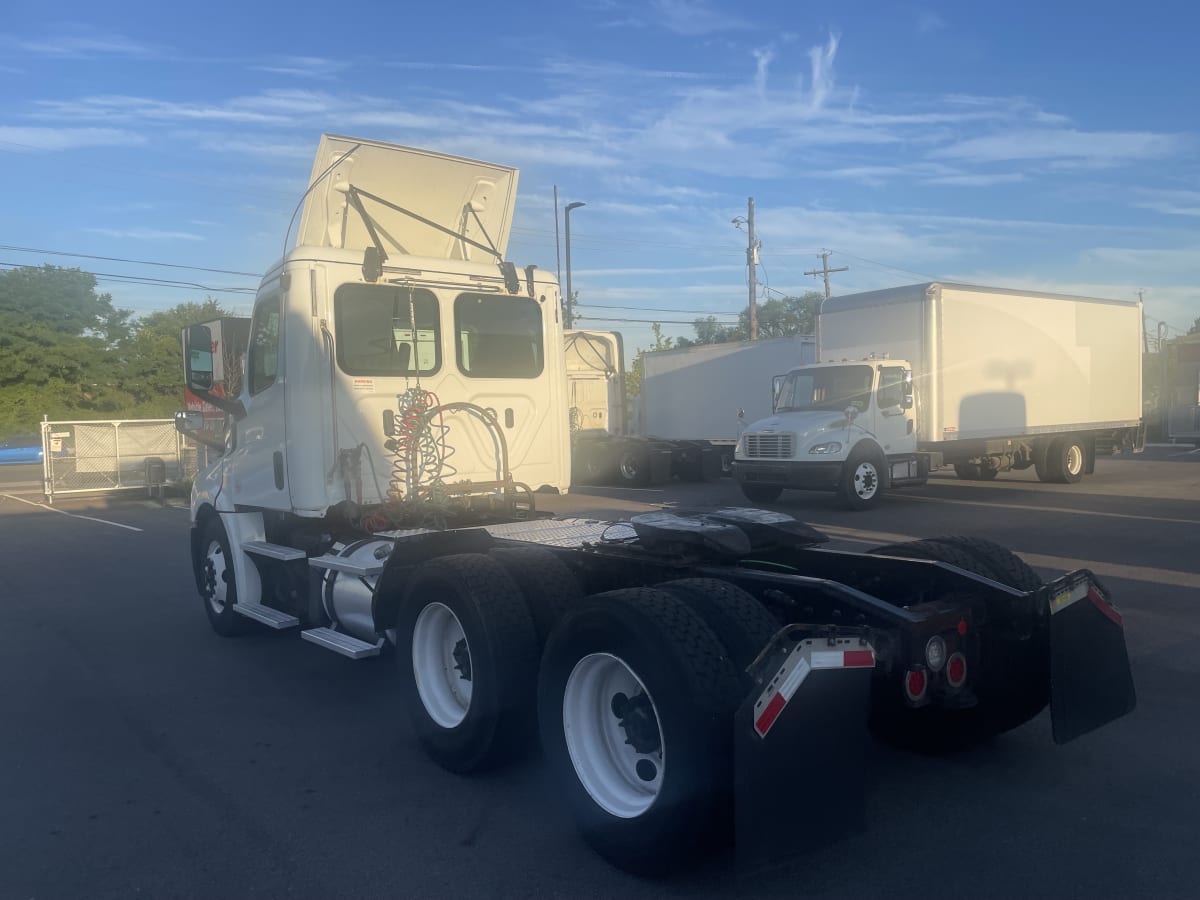 2018 Freightliner/Mercedes NEW CASCADIA PX12664 221130