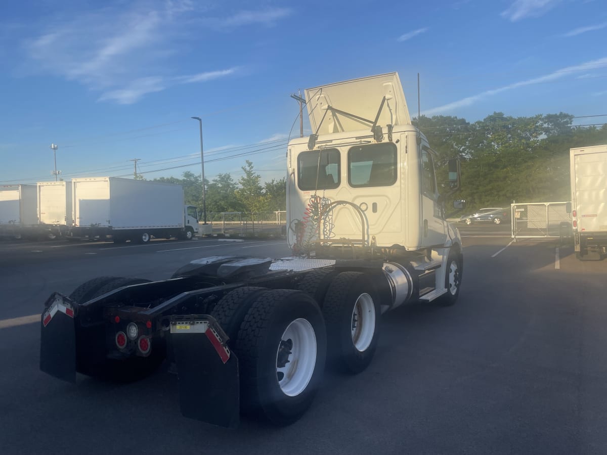 2018 Freightliner/Mercedes NEW CASCADIA PX12664 221130