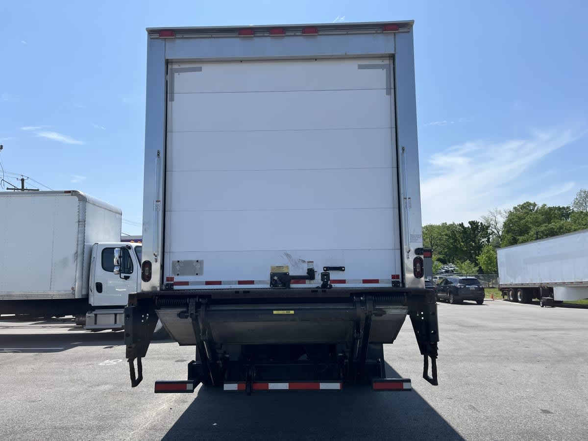 2018 Freightliner/Mercedes M2 106 221165