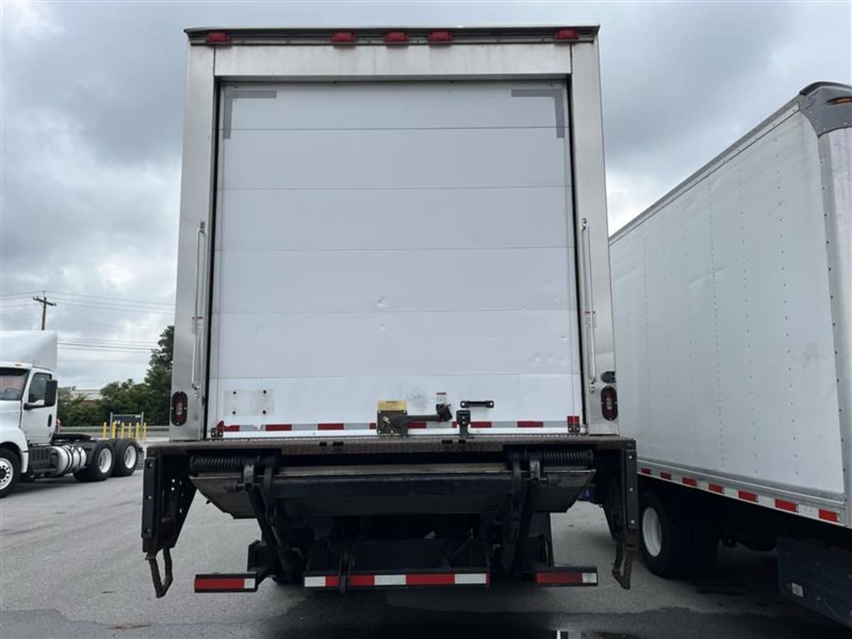 2018 Freightliner M2 106 221166