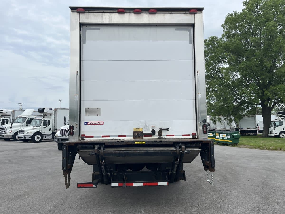 2018 Freightliner M2 106 221168