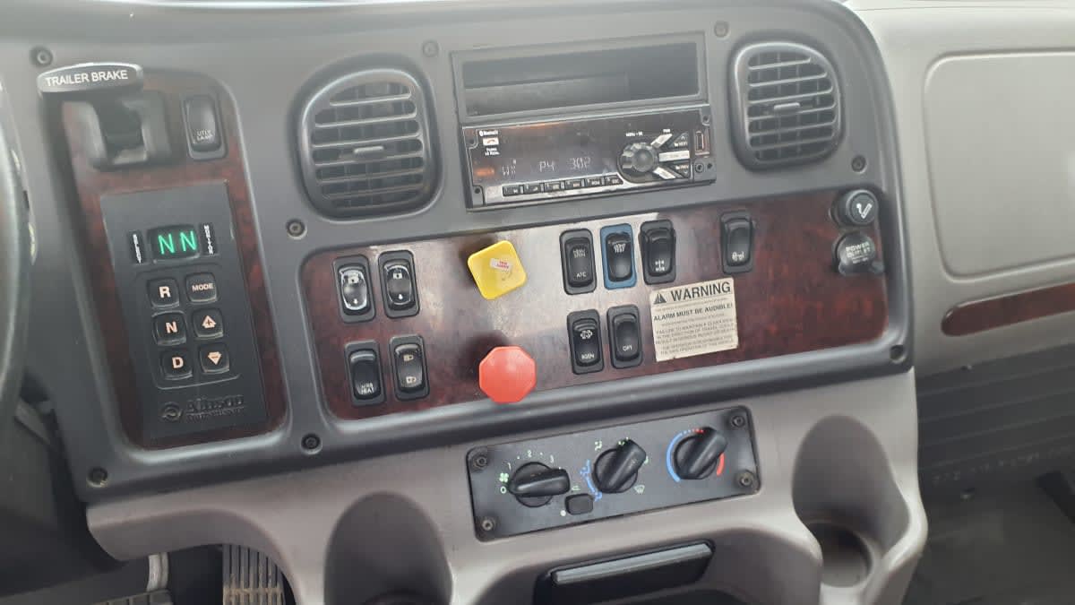 2019 Freightliner/Mercedes M2 106 221172