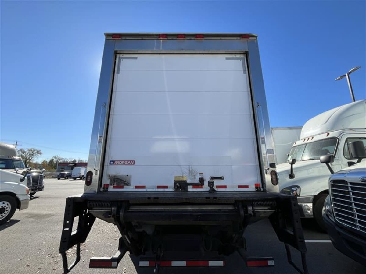 2018 Freightliner/Mercedes M2 106 221175