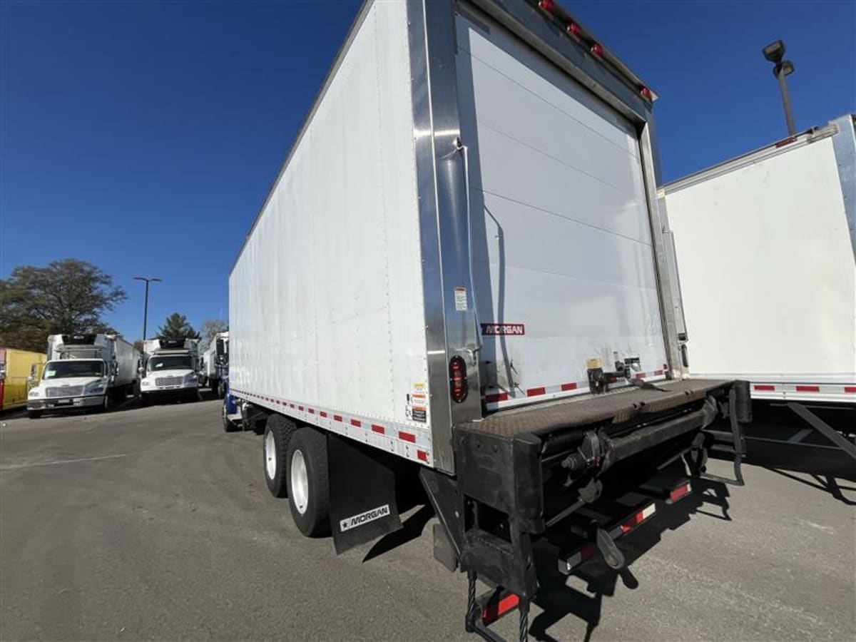 2018 Freightliner/Mercedes M2 106 221176