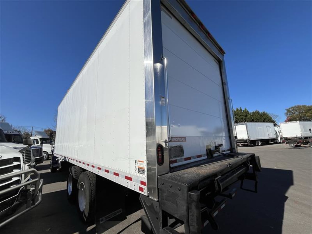 2018 Freightliner/Mercedes M2 106 221178